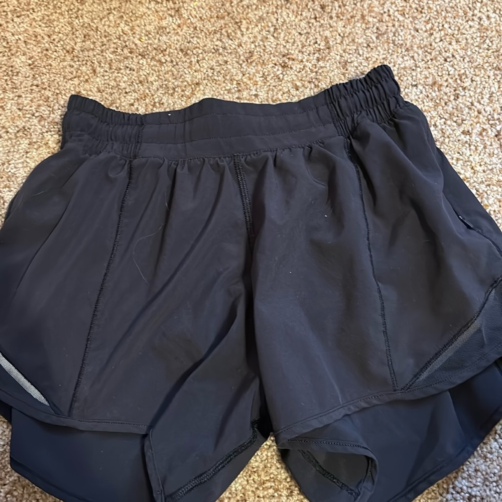 Black lulu shorts 4 inch
